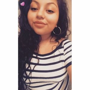 Meet your Posher, Alexis